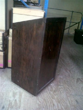 podium-mahogany